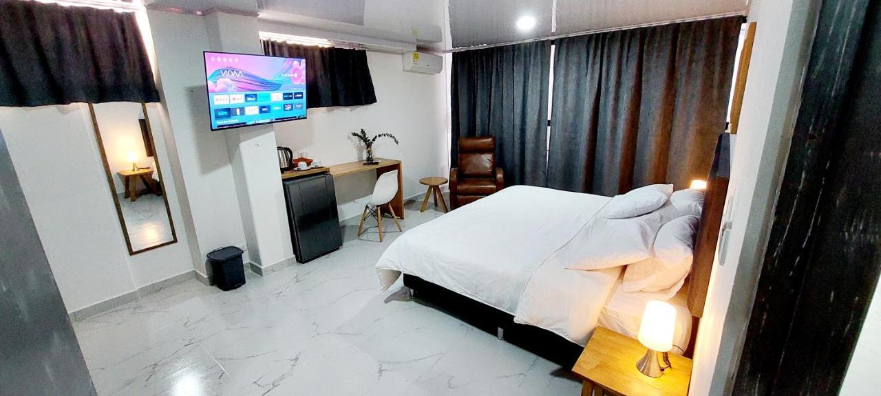 Hotel A & A Santa Alejandria เมเดยิน ภายนอก รูปภาพ